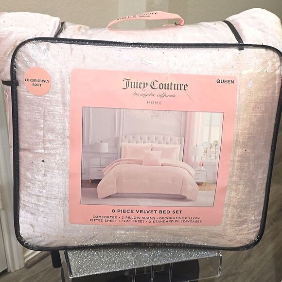 Juicy Couture Home Luxuriously Soft 8-PC Rhinestone Velvet Queen Bed Set - Picture 4 of 7